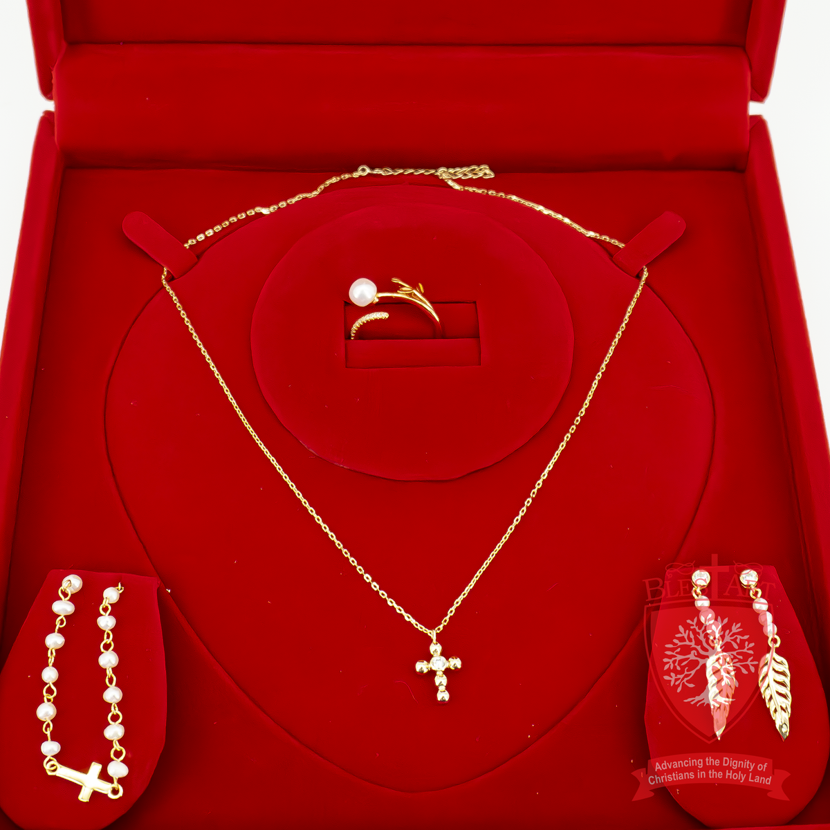 Divine Elegance: High-End Gold and Pearl Jewelry Set