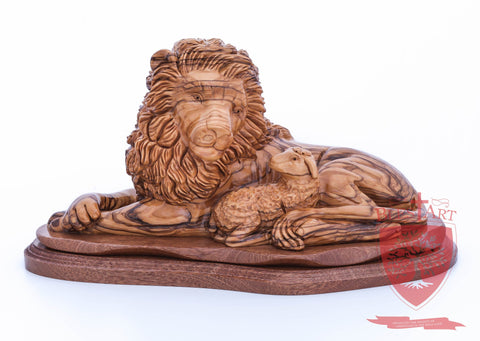 Lion and the Lamb, Size: 6.50" / 16 cm height