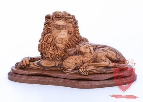 Lion and the Lamb, Size: 6.50" / 16 cm height