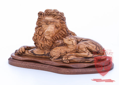 Lion and the Lamb, Size: 6.50" / 16 cm height