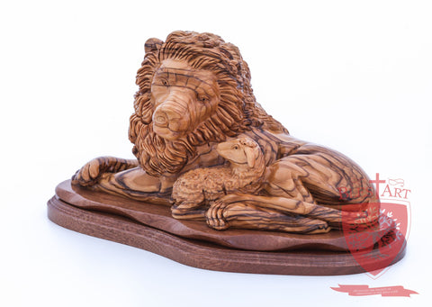 Lion and the Lamb, Size: 6.50" / 16 cm height