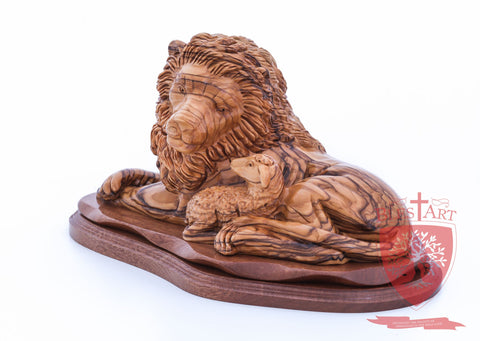 Lion and the Lamb, Size: 6.50" / 16 cm height