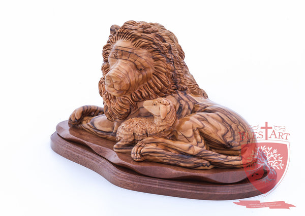 Lion and the Lamb, Size: 6.50" / 16 cm height