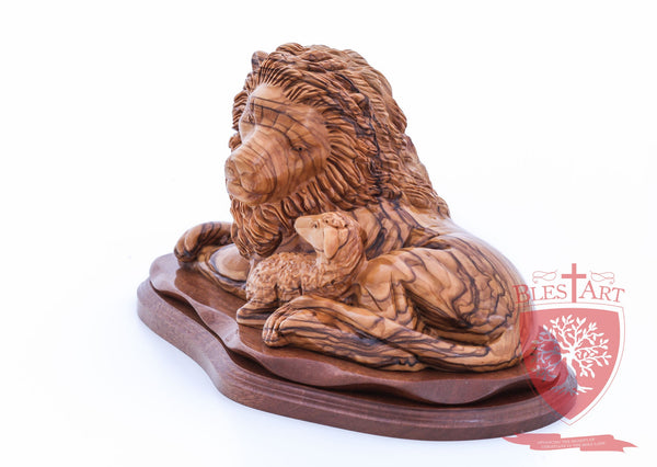 Lion and the Lamb, Size: 6.50" / 16 cm height