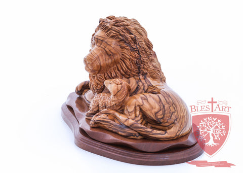 Lion and the Lamb, Size: 6.50" / 16 cm height