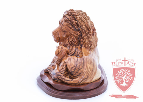 Lion and the Lamb, Size: 6.50" / 16 cm height