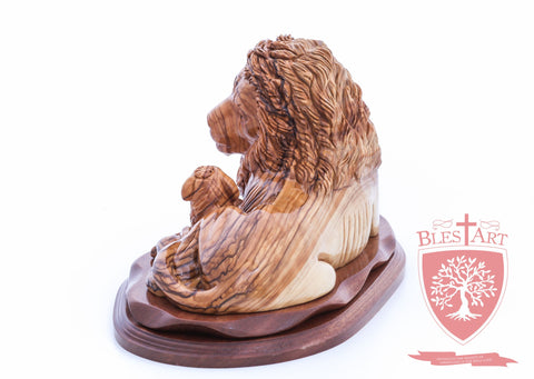 Lion and the Lamb, Size: 6.50" / 16 cm height