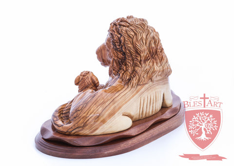 Lion and the Lamb, Size: 6.50" / 16 cm height