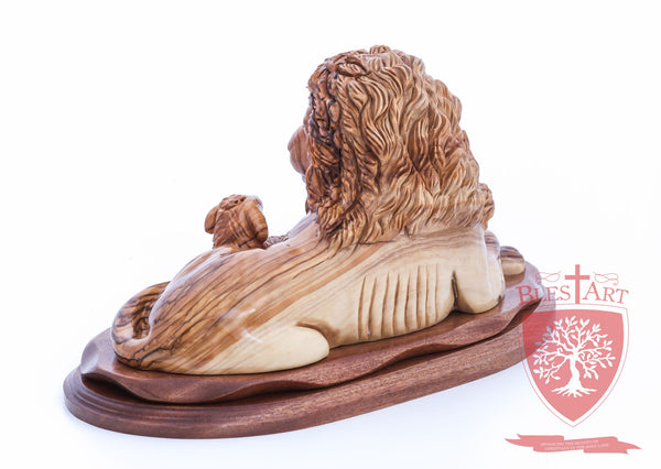 Lion and the Lamb, Size: 6.50" / 16 cm height