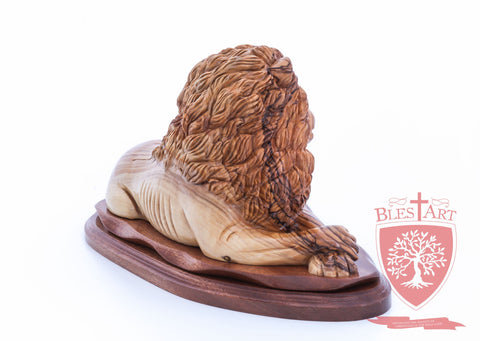 Lion and the Lamb, Size: 6.50" / 16 cm height