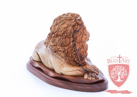 Lion and the Lamb, Size: 6.50" / 16 cm height