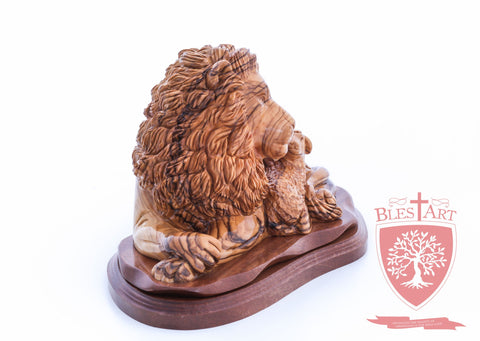 Lion and the Lamb, Size: 6.50" / 16 cm height