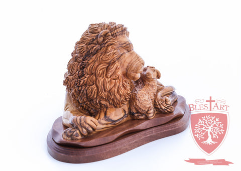 Lion and the Lamb, Size: 6.50" / 16 cm height