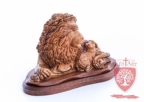 Lion and the Lamb, Size: 6.50" / 16 cm height