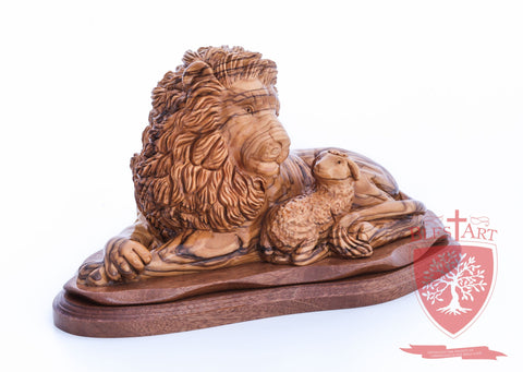 Lion and the Lamb, Size: 6.50" / 16 cm height