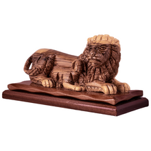 Lion and the Lamp, Size: 12" X 5.5" X 6"