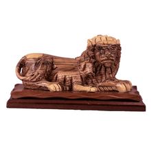Lion and the Lamp, Size: 12" X 5.5" X 6"